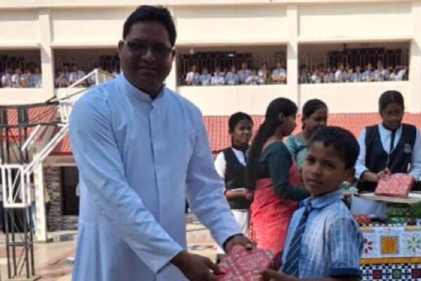 दीपावली से पहले बच्चों ने दिखायी प्रतिभा, संत पात्रिक स्कूल में रंगोली प्रतियोगिता St. Patrick's School