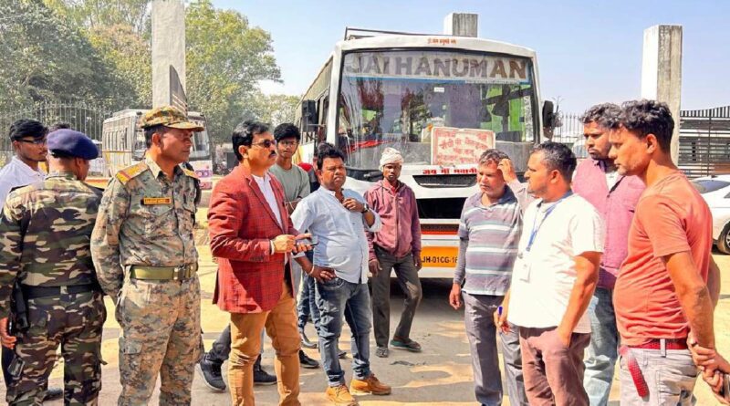 DTO team during vehicle checking