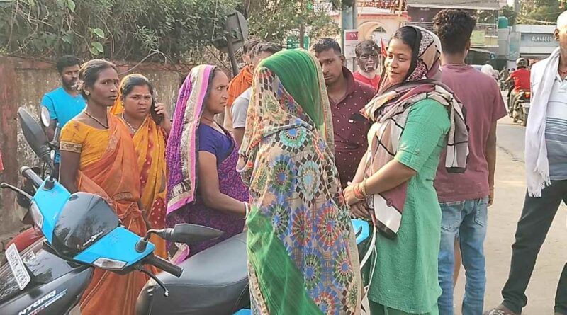 People arrived at the police station