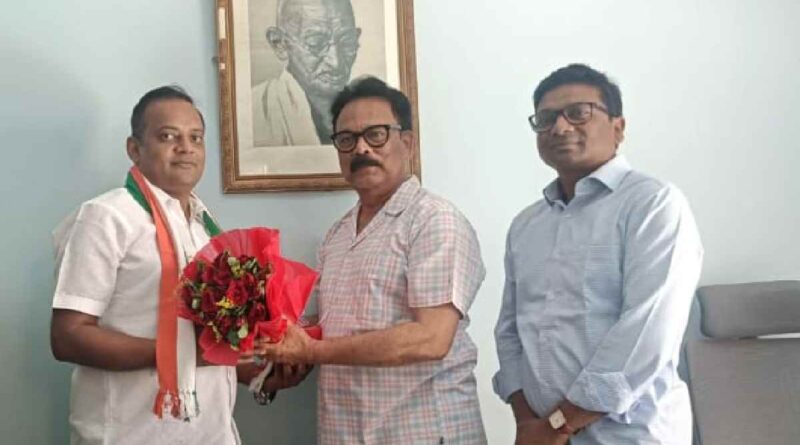 Businessman Sanjiv Malani joins Congress
