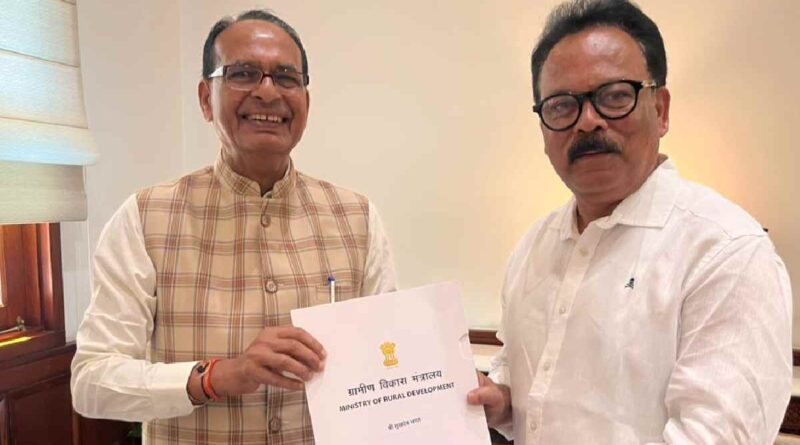 MP Sukhdeo Bhagat with Shivraj Singh chauhan
