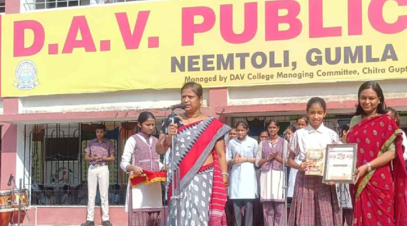 DAV School Gumla Student