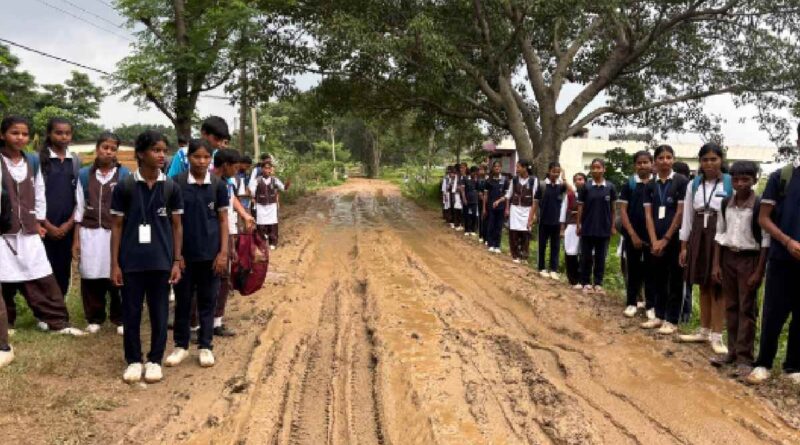 Makra village Ghaghra Gumla road problem