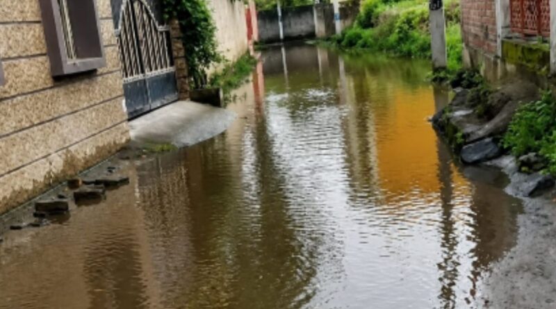 Waterlogging on road Gumla