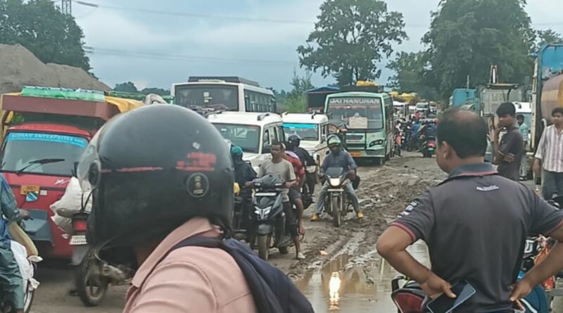 Gumla to Lohardaga route jammed